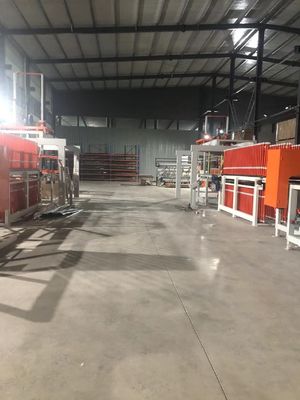 Купить Линия ламинирования мебельной доски с коротким циклом мощностью 15 кВт 1200 тонн online manufacture